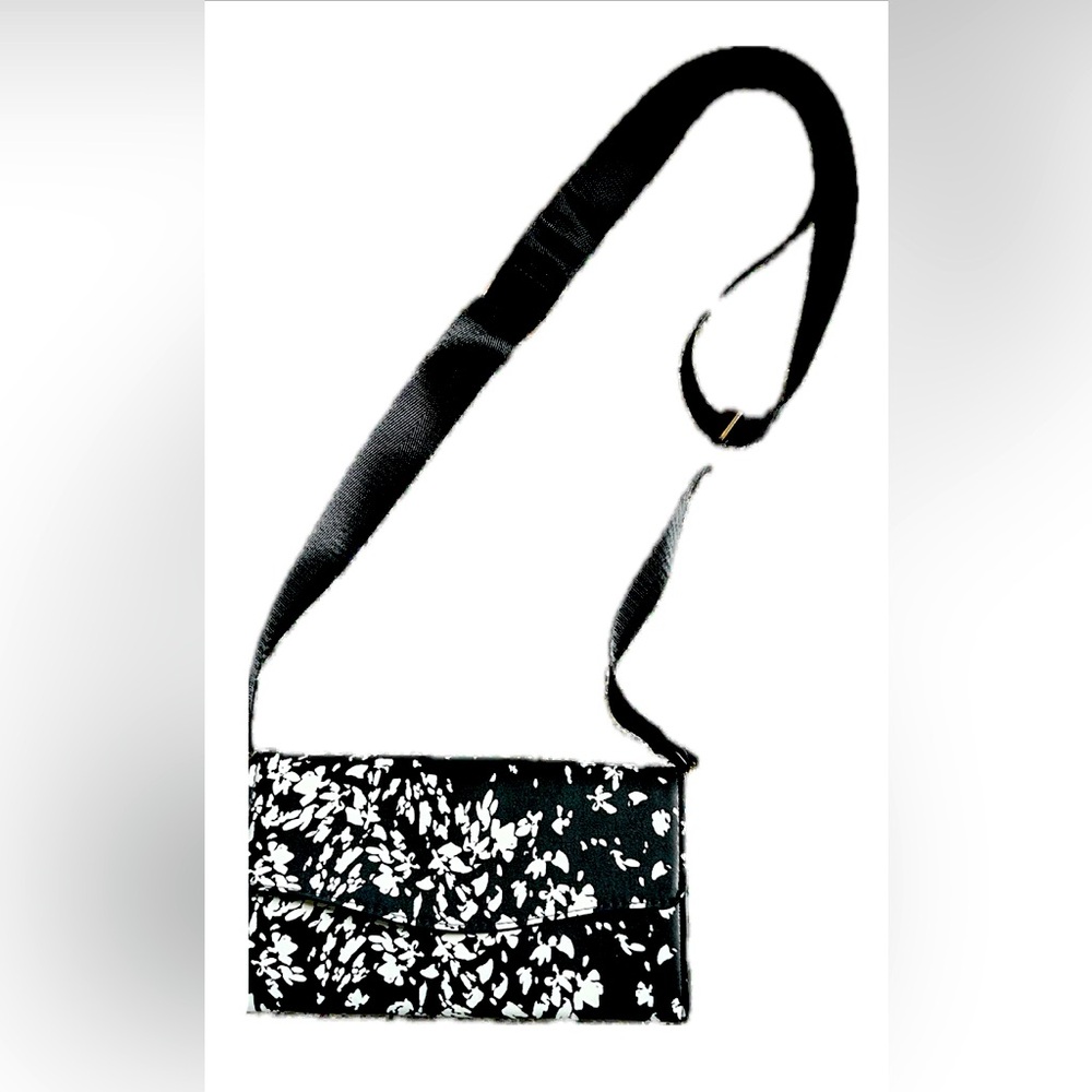 A New Day crossbody purse, adjustable strap.